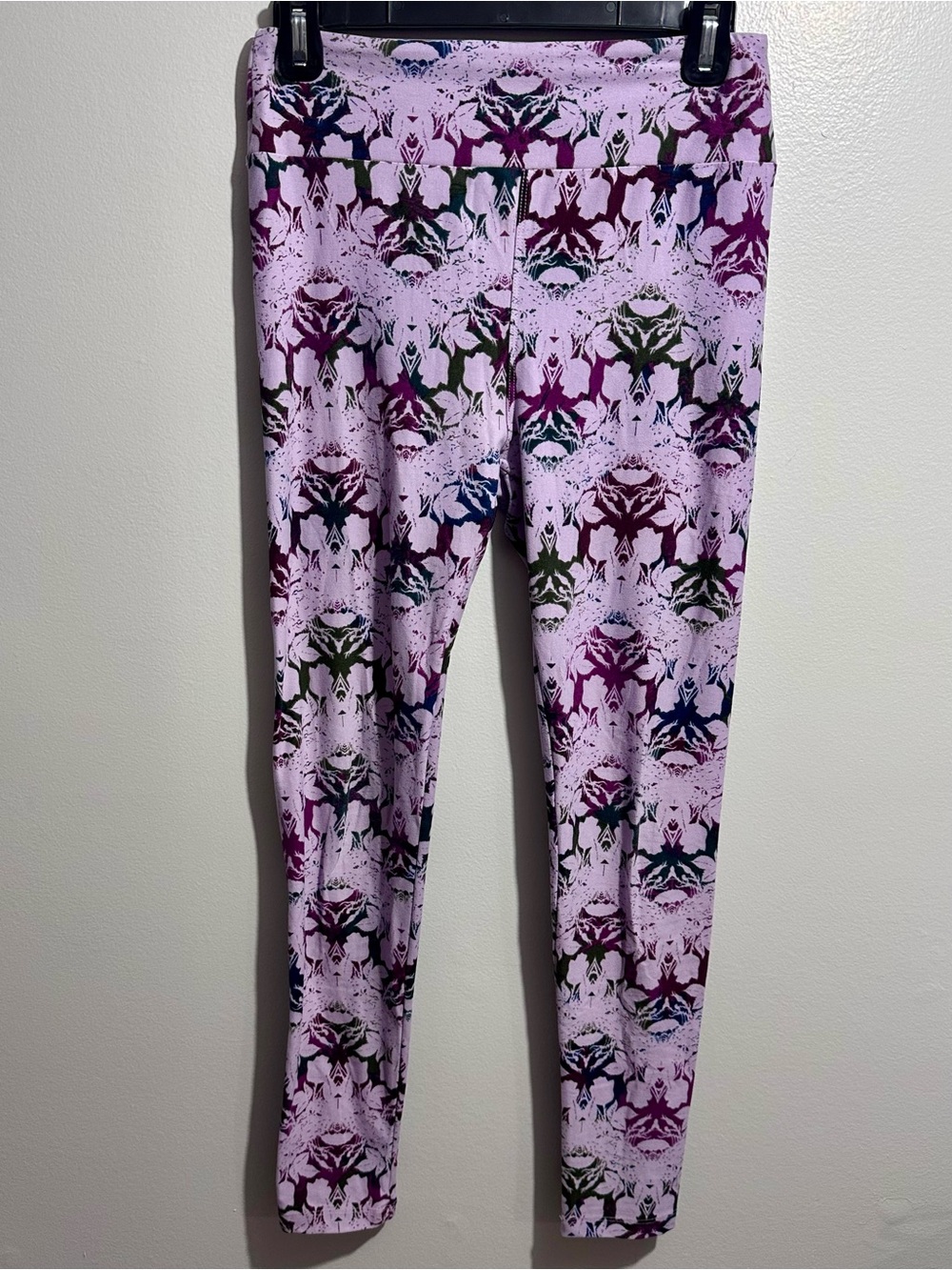 LuLaRoe Lavender Multicolor Abstract Print Leggings Size OS (347)